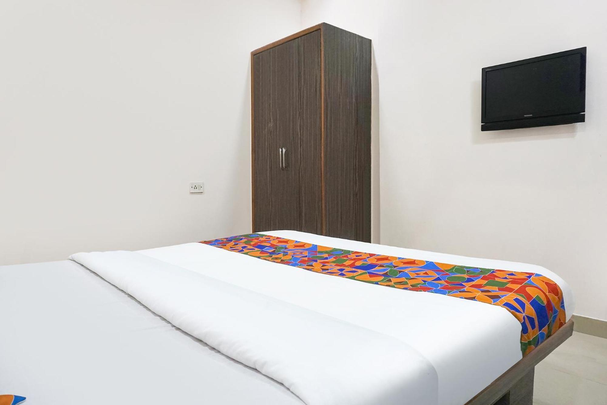 Fabhotel Rachana Residency - Nr Shivaji Nagar Metro Station 浦那 外观 照片