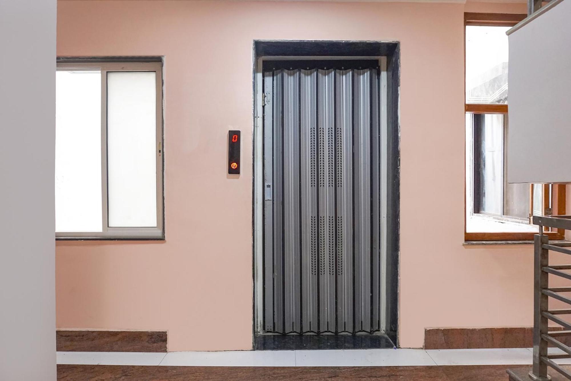 Fabhotel Rachana Residency - Nr Shivaji Nagar Metro Station 浦那 外观 照片